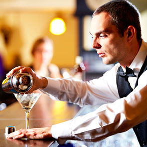Capacita a tus empleados para servir bebidas alcohólicas de forma responsable