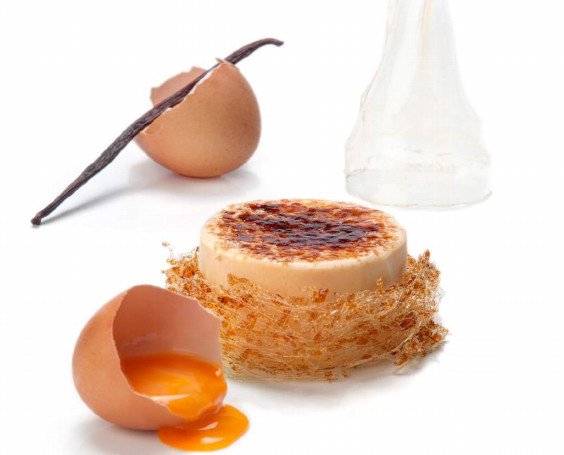 DIVO Crema Catalana. Cubierto con una capa de azúcar caramelizado en susuperficie