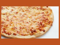 Pizzas Precocinadas. Salsa de tomate, fiambre, queso mozzarella 100% y queso cheddar