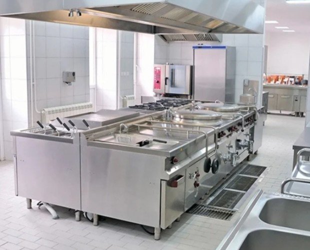 Cocina industrial completa. Disponemos de toda la maquinaria necesaria para equipar una cocina completa.