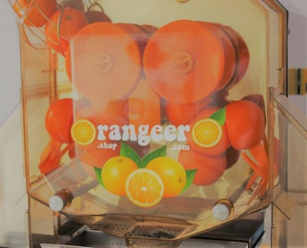 Exprimidora de zumos. Exprime hasta 40 naranjas por minuto