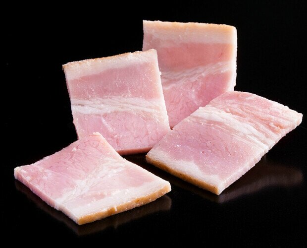 Bacon ahumado sello. Bacon ahumado cortado en formato sello ideal para pizzas.