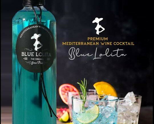 Blue Lolita. Blue Lolita es un Cocktail con base de vino Blanco Sauvignon Blanc