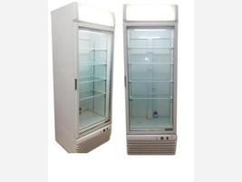 Vitrinas Refrigeradas. Simple 490€
Doble 790€
Con puerta de cristal