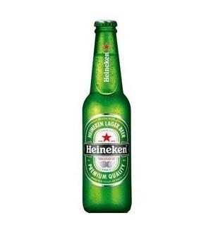 Cerveza Heineken. Cerveza holandesa en botella