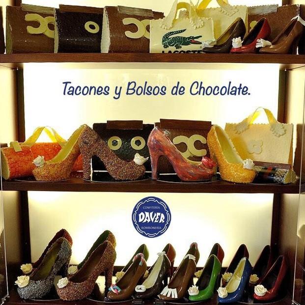 Zapatos de chocolate. Surtido de zapatos de chocolate