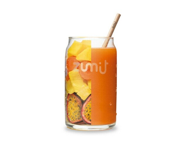 Zumit fruta de la pasión fusión. Zumit Smoothies recién hechos. Fruta de la pasión, piña, mango y zanahoría